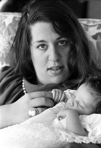 'Mama' Cass Elliot and her daughter Owen circa 1967