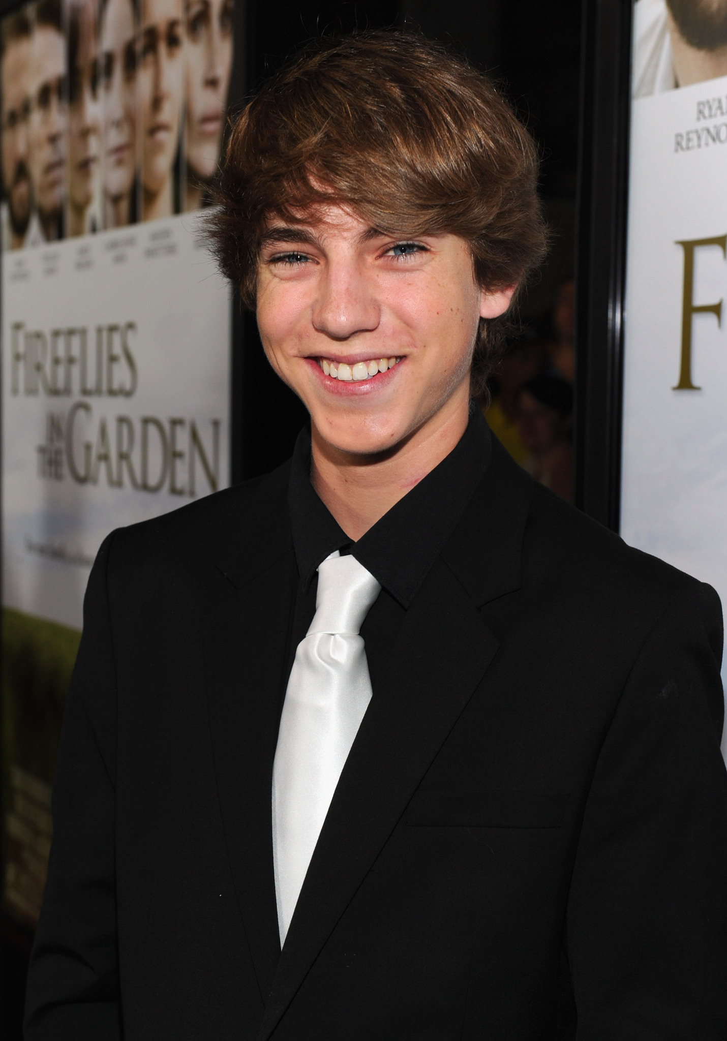 Chase Ellison at event of Fireflies in the Garden (2008)