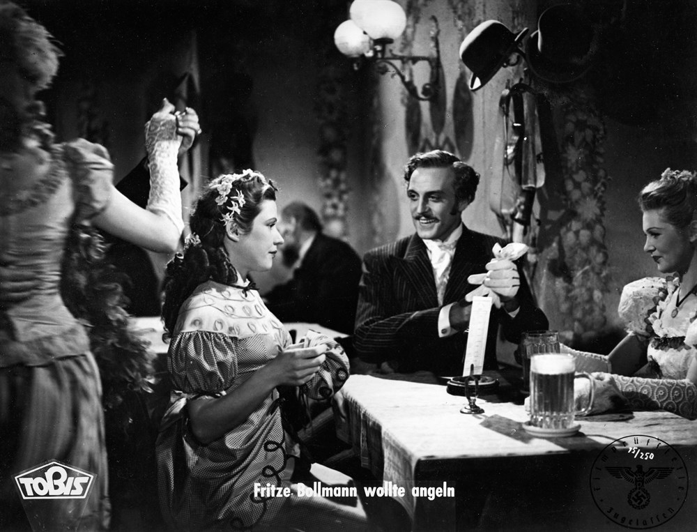 Still of Herbert A.E. Böhme and Else Elster in Fritze Bollmann wollte angeln (1943)