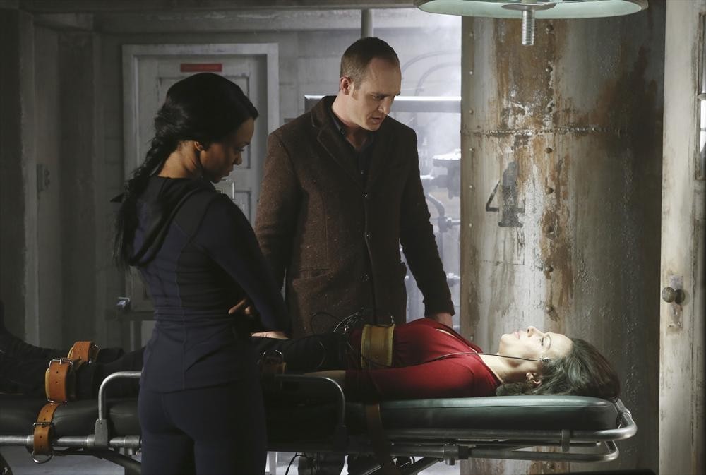 Still of Ethan Embry, Lana Parrilla and Sonequa Martin-Green in Once Upon a Time (2011)