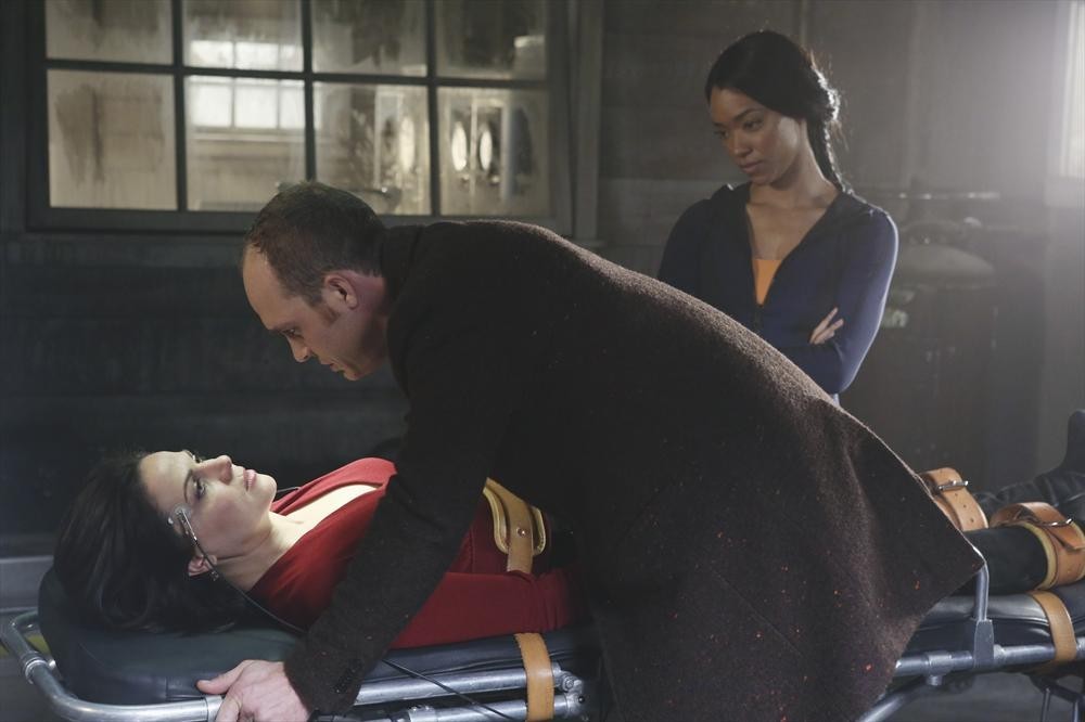 Still of Ethan Embry, Lana Parrilla and Sonequa Martin-Green in Once Upon a Time (2011)