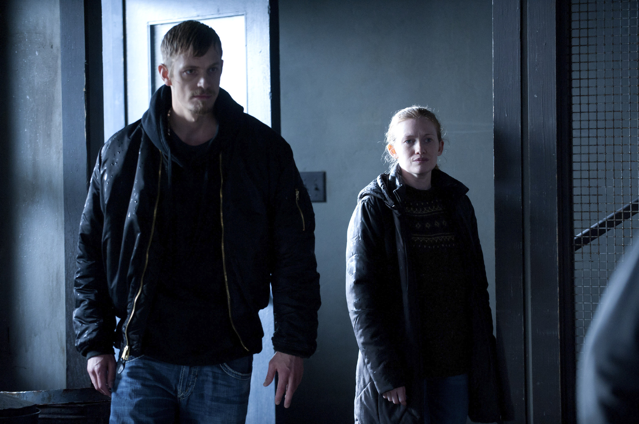 Still of Mireille Enos and Joel Kinnaman in Zmogzudyste (2011)