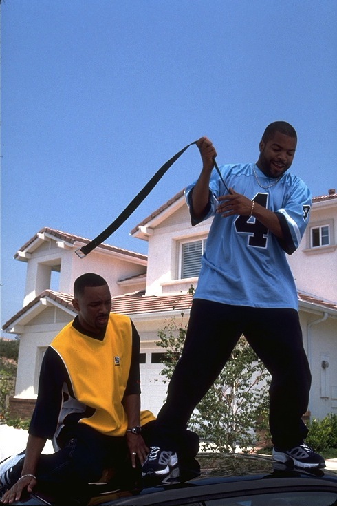 Still of Ice Cube and Mike Epps in Kitas penktadienis (2000)