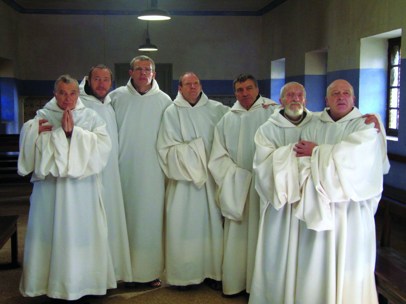 Still of Jacques Herlin, Jean-Marie Frin, Philippe Laudenbach, Xavier Maly, Loïc Pichon, Olivier Rabourdin and Lambert Wilson in Des hommes et des dieux (2010)