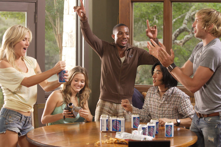 Still of Arlen Escarpeta, Willa Ford, Ryan Hansen, Julianna Guill and Aaron Yoo in Penktadienis, 13-oji (2009)