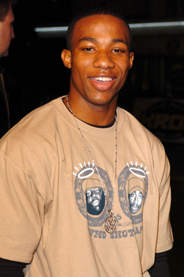 Arlen Escarpeta at event of The Big Bounce (2004)