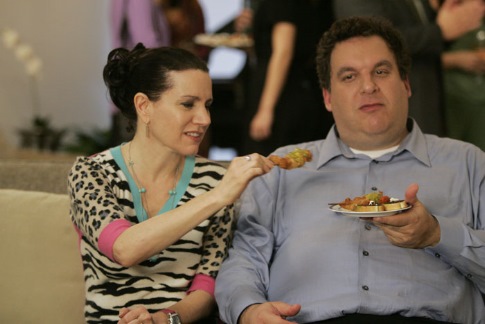 Still of Susie Essman and Jeff Garlin in Curb Your Enthusiasm (1999)