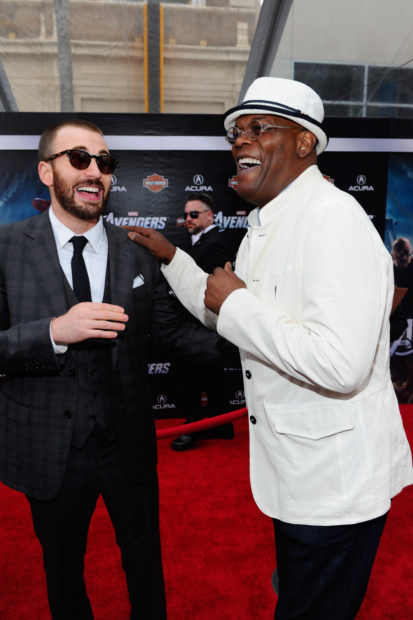 Samuel L. Jackson and Chris Evans at event of Kersytojai (2012)