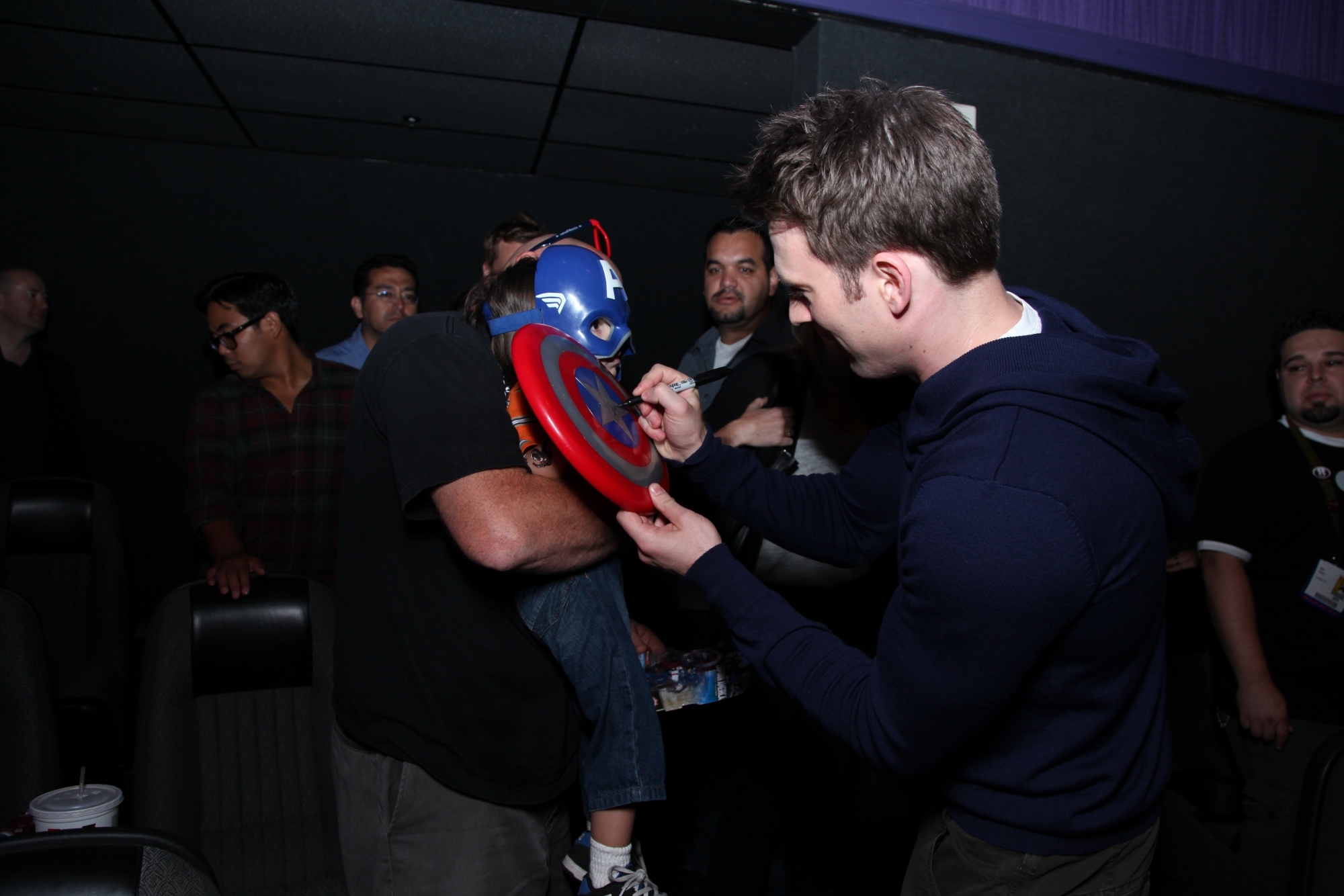 Chris Evans at event of Kapitonas Amerika: pirmasis kersytojas (2011)