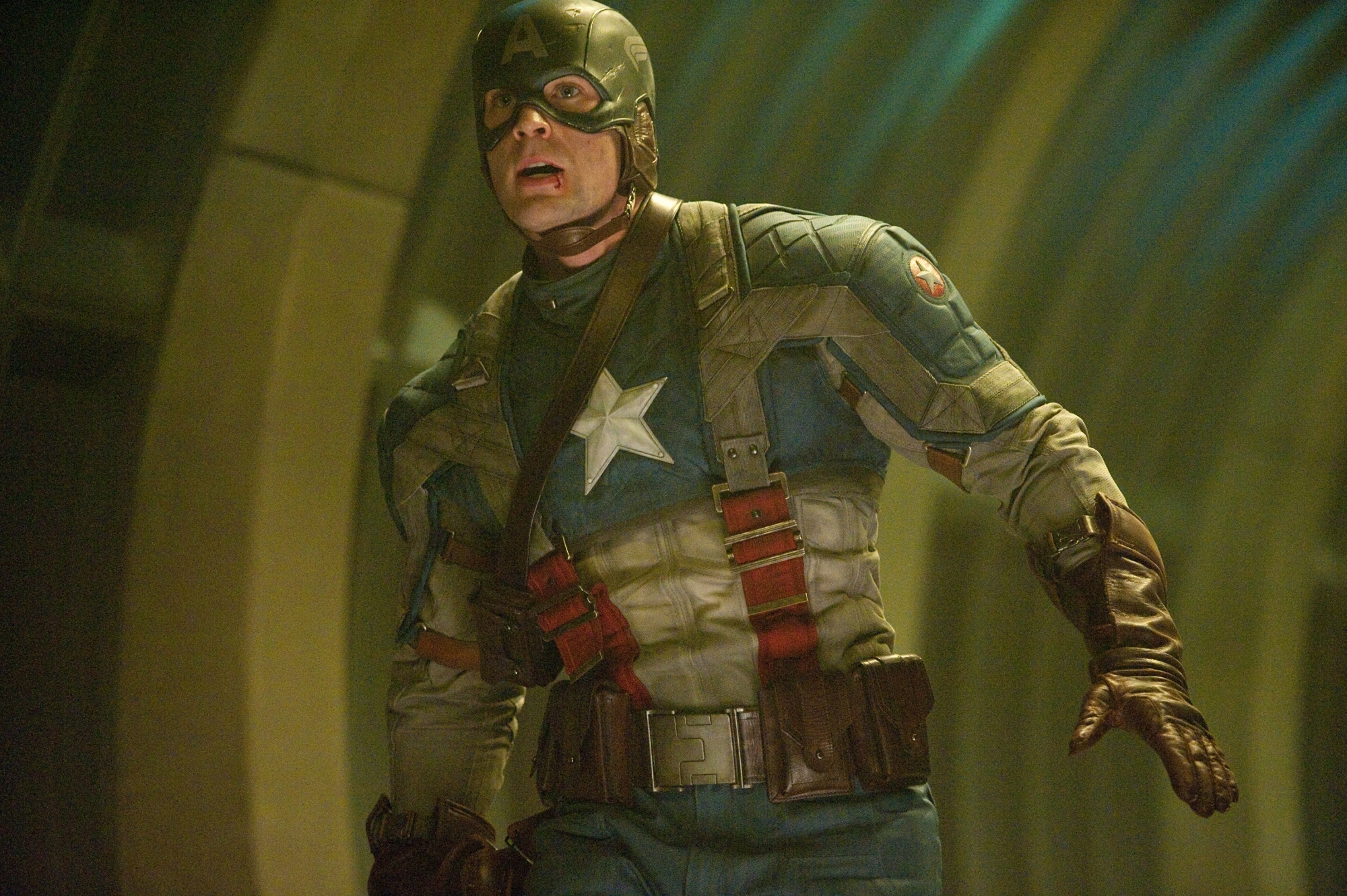 Still of Chris Evans in Kapitonas Amerika: pirmasis kersytojas (2011)