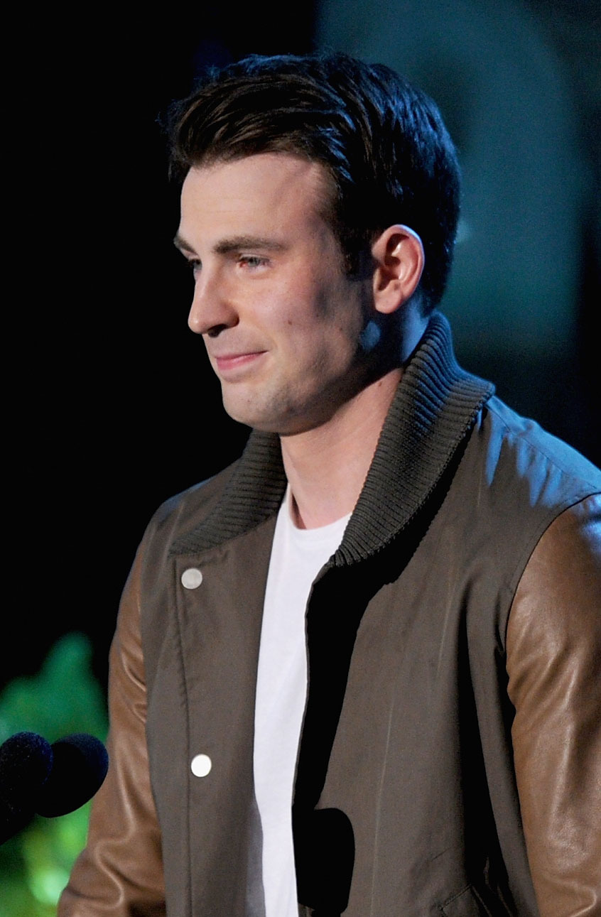 Chris Evans at event of 2011 MTV Movie Awards (2011)