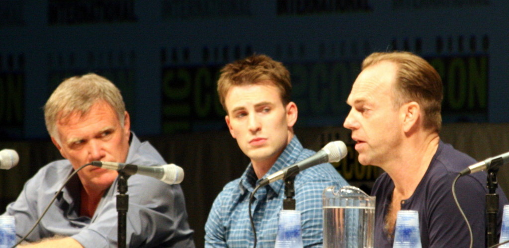 Joe Johnston, Chris Evans and Hugo Weaving at event of Kapitonas Amerika: pirmasis kersytojas (2011)