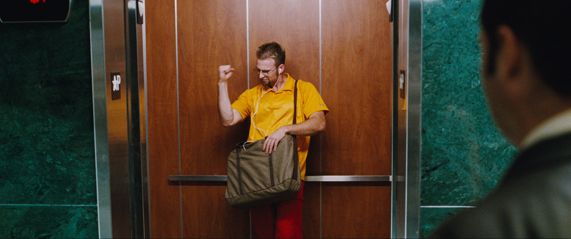 Still of Chris Evans in The Losers (2010)