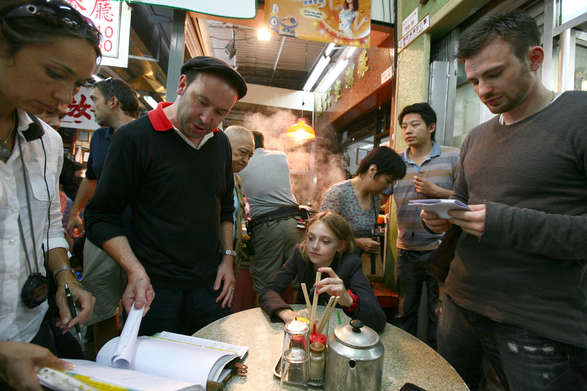 Still of Paul McGuigan, Chris Evans and Dakota Fanning in Push (2009)