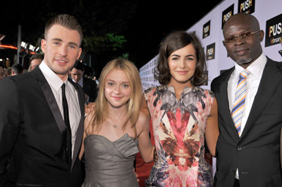 Camilla Belle, Djimon Hounsou, Chris Evans and Dakota Fanning at event of Push (2009)