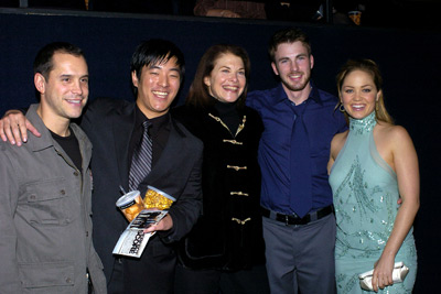 Sherry Lansing, Brian Robbins, Erika Christensen, Chris Evans and Leonardo Nam at event of The Perfect Score (2004)