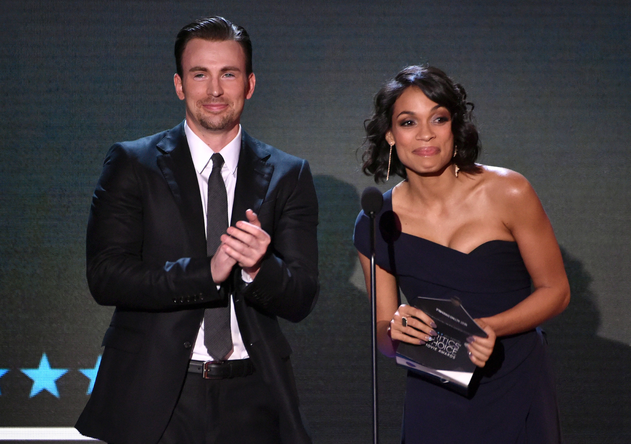 Rosario Dawson and Chris Evans