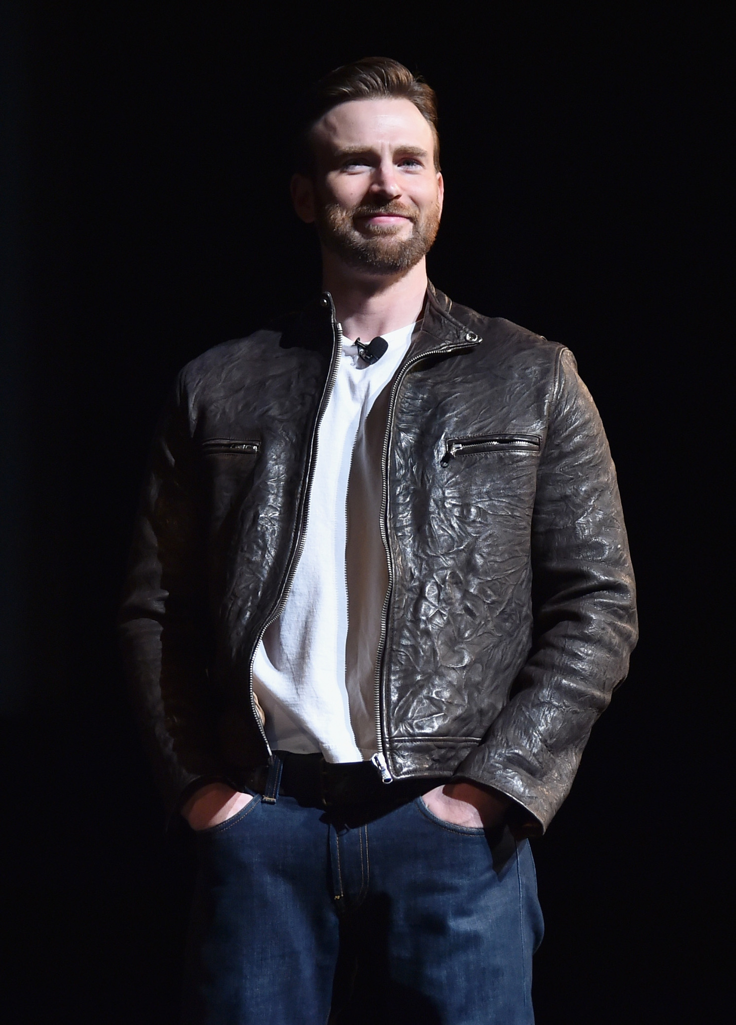 Chris Evans at event of Captain America: Civil War (2016)