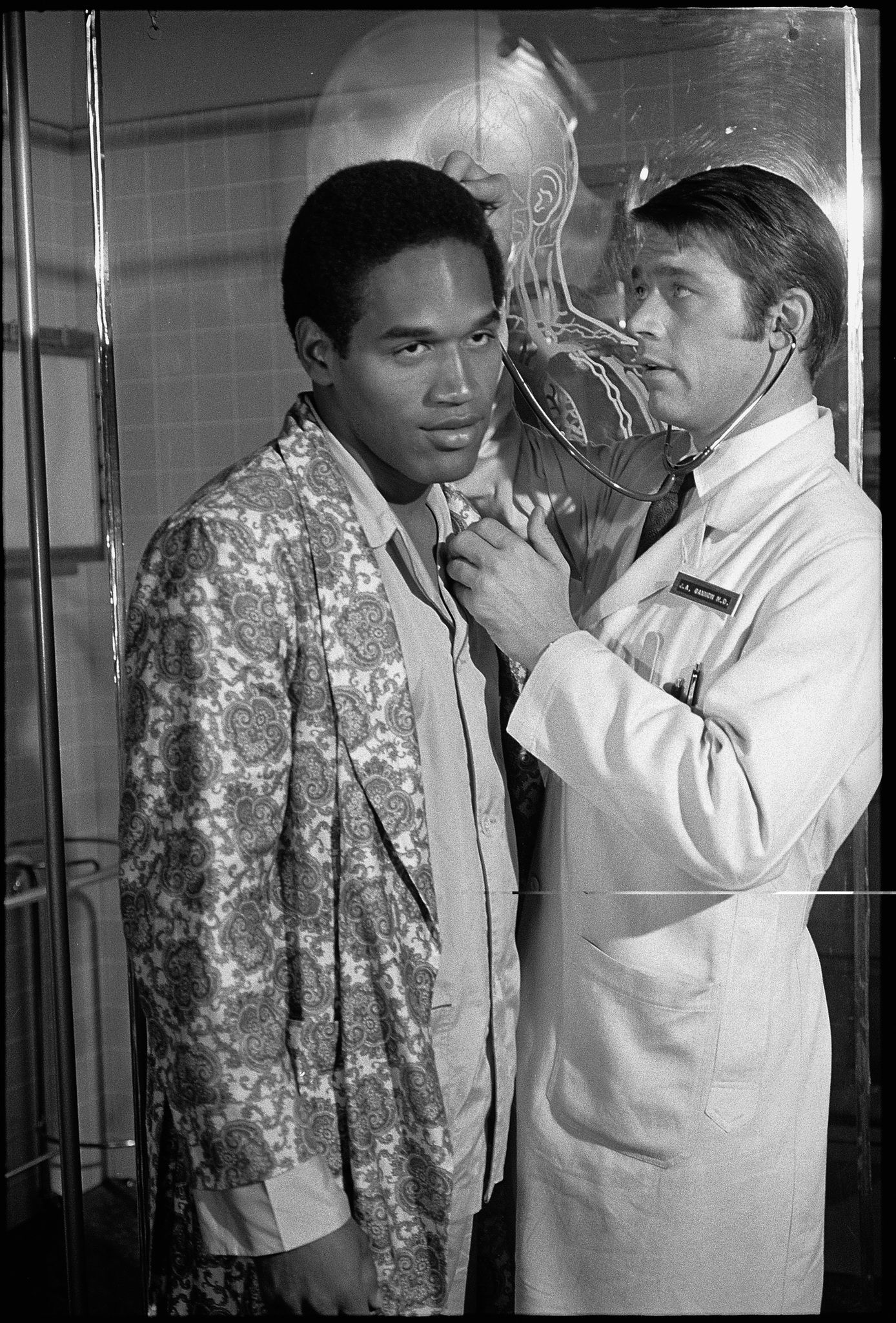 O.J. Simpson and Chad Everett at event of Medical Center (1969)