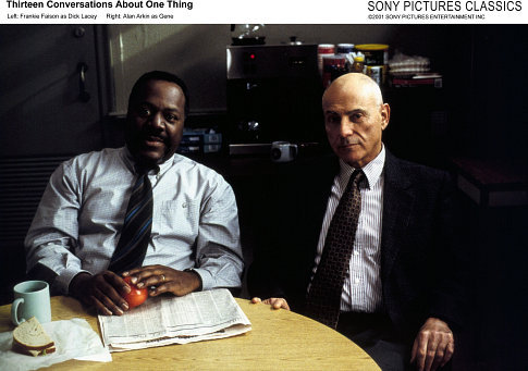 Still of Alan Arkin and Frankie Faison in Thirteen Conversations About One Thing (2001)