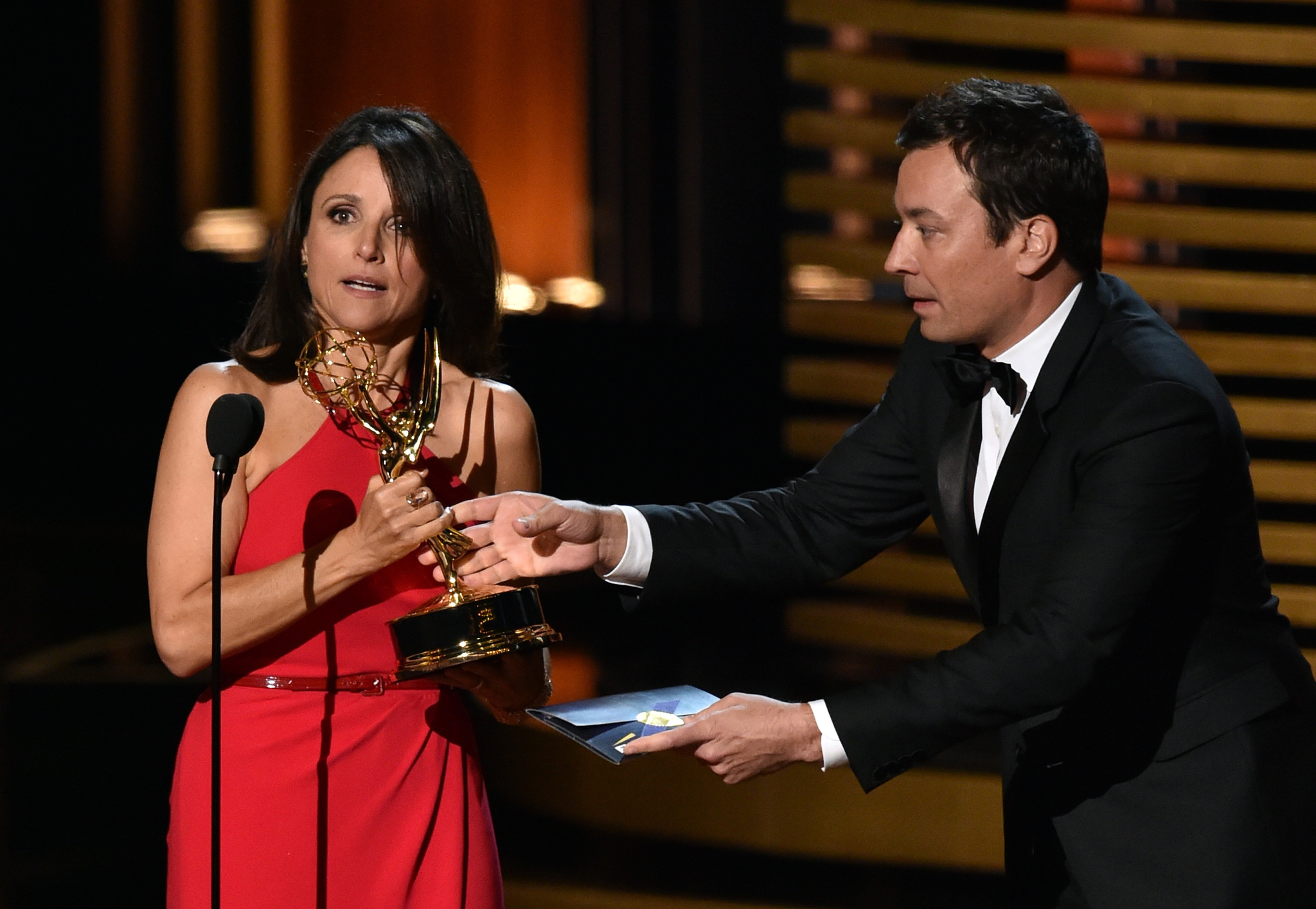 Julia Louis-Dreyfus and Jimmy Fallon at event of The 66th Primetime Emmy Awards (2014)