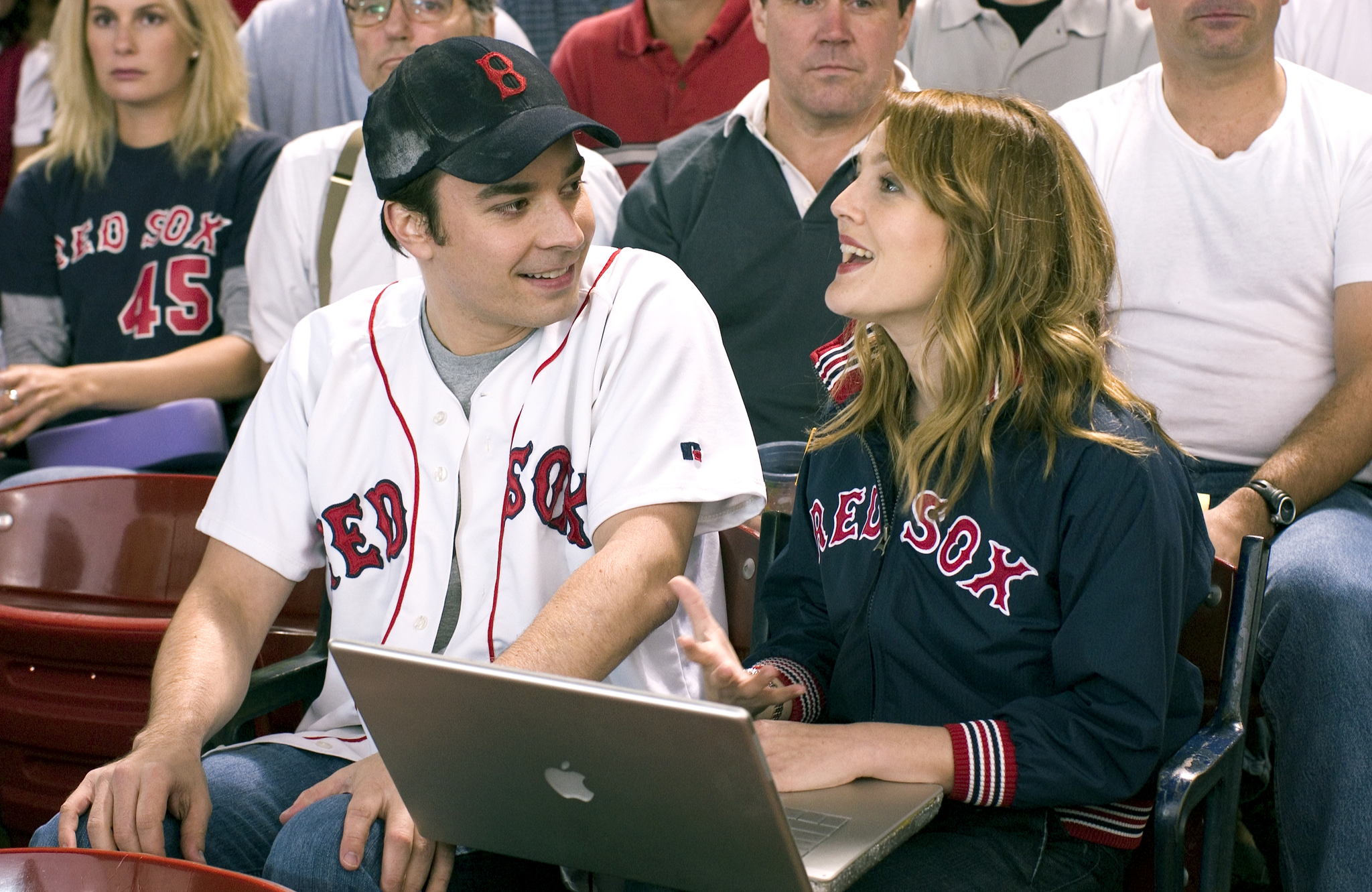 Still of Drew Barrymore and Jimmy Fallon in Fever Pitch (2005)