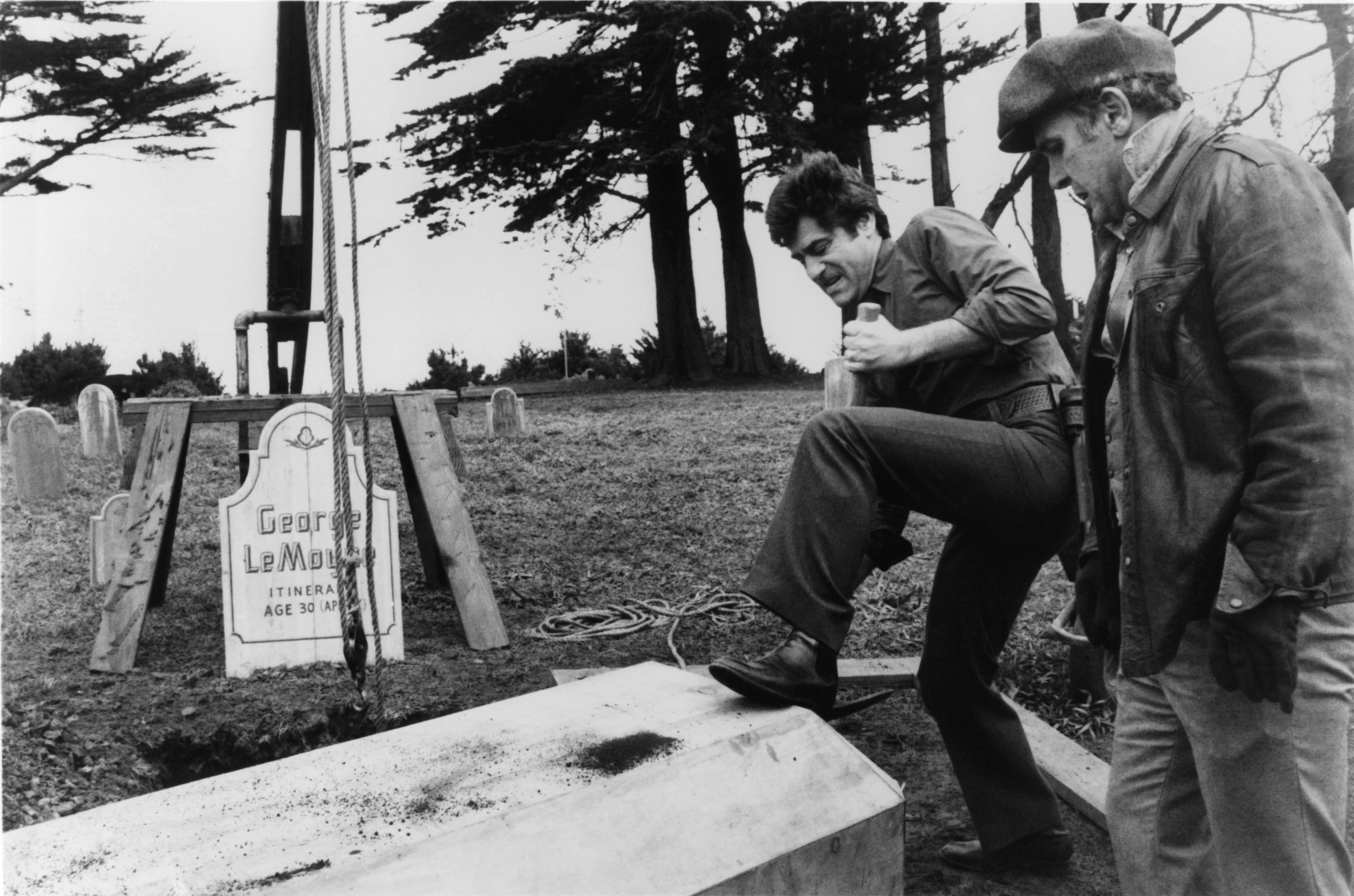 Still of James Farentino in Dead & Buried (1981)