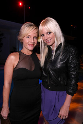 Rachael Harris and Anna Faris