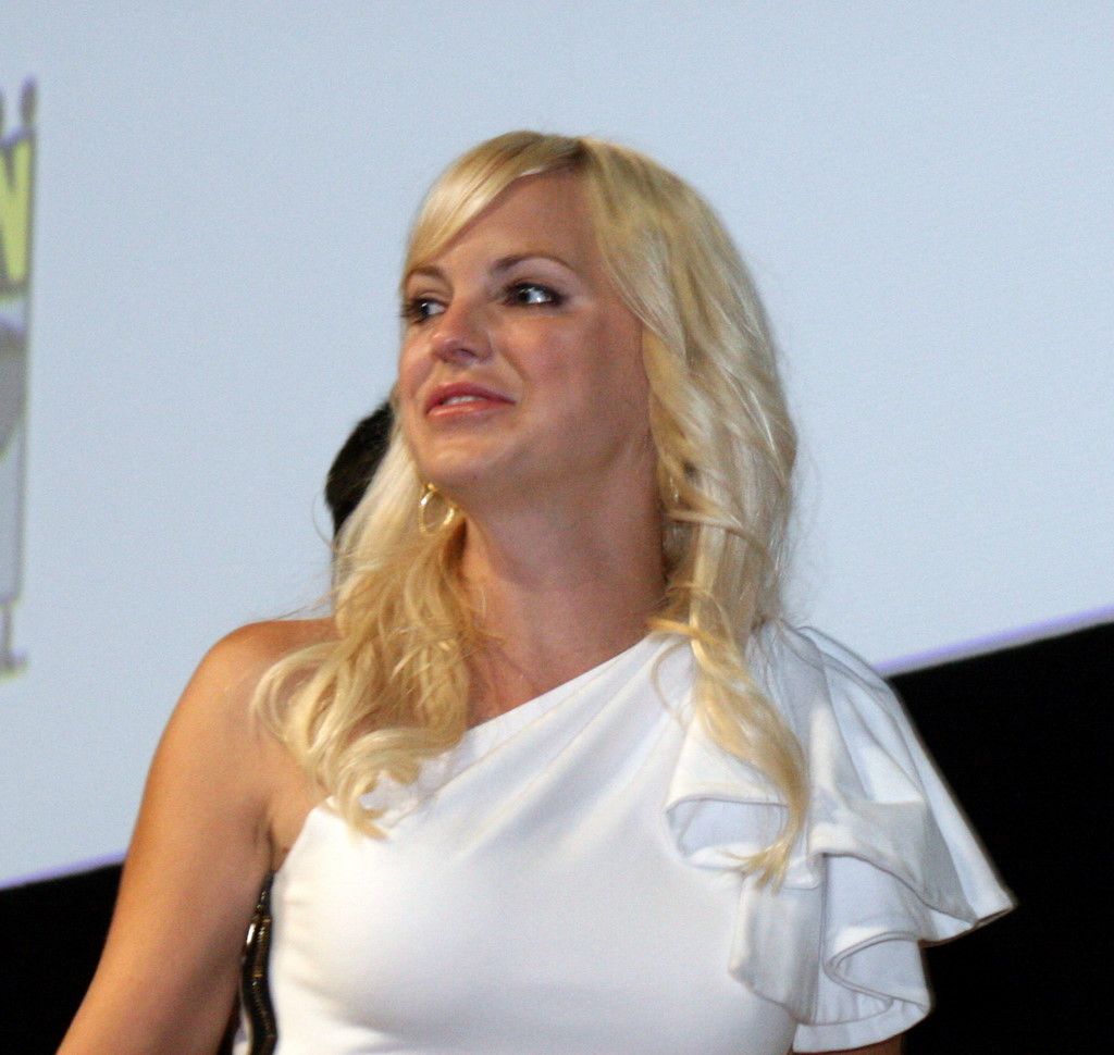 Anna Faris at event of Debesuota, numatoma mesos kukuliu krusa (2009)