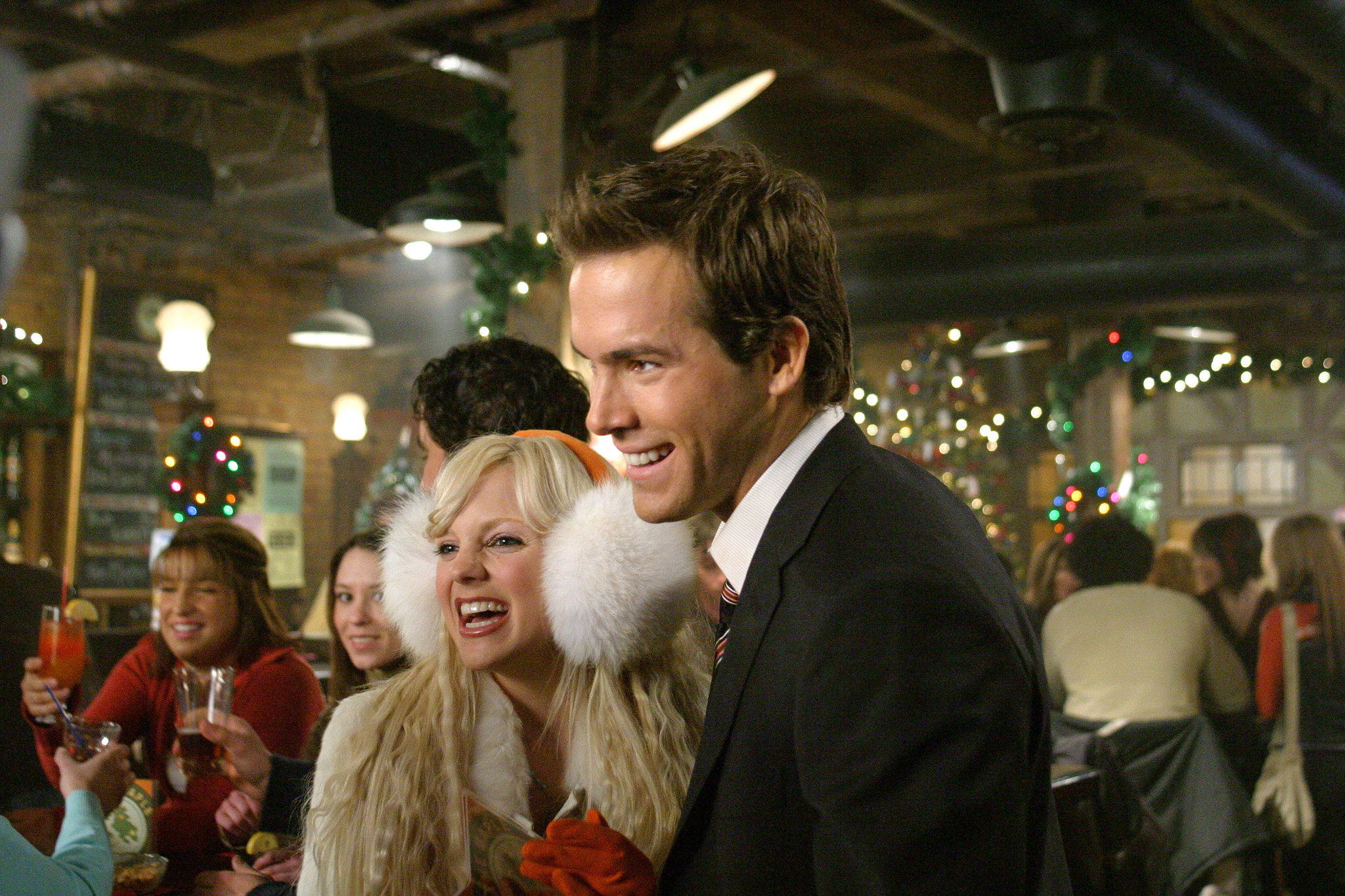 Still of Ryan Reynolds and Anna Faris in Just Friends (2005)