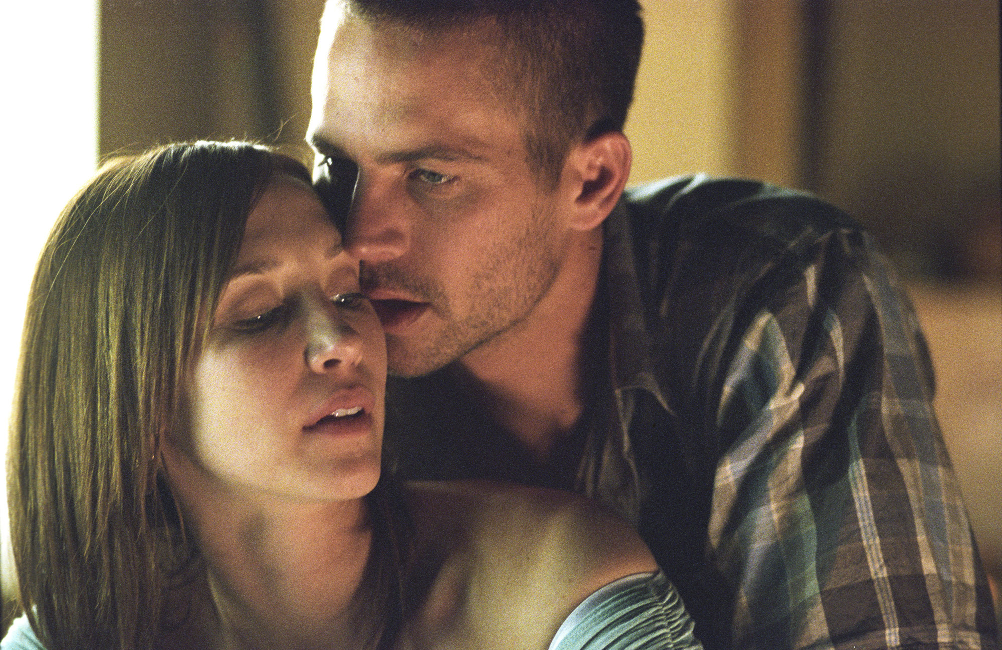 Still of Vera Farmiga and Paul Walker in Running Scared (2006)