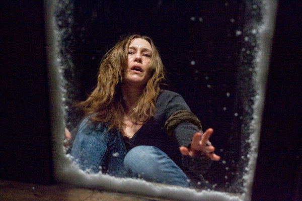 Still of Vera Farmiga in Naslaite (2009)