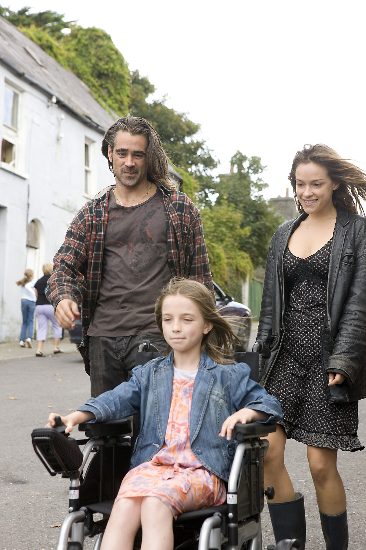 Still of Alicja Bachleda, Colin Farrell and Alison Barry in Ondine (2009)