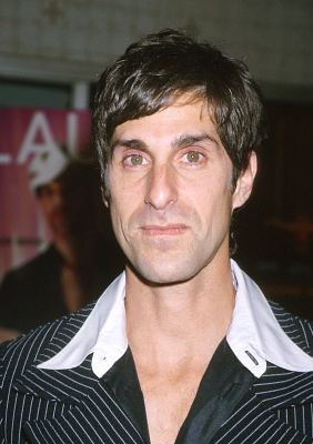 Perry Farrell at event of Shadow Hours (2000)