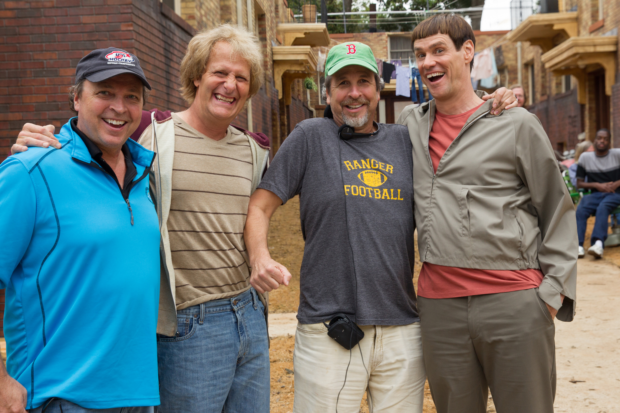Jim Carrey, Jeff Daniels, Bobby Farrelly and Peter Farrelly in Bukas ir bukesnis 2 (2014)