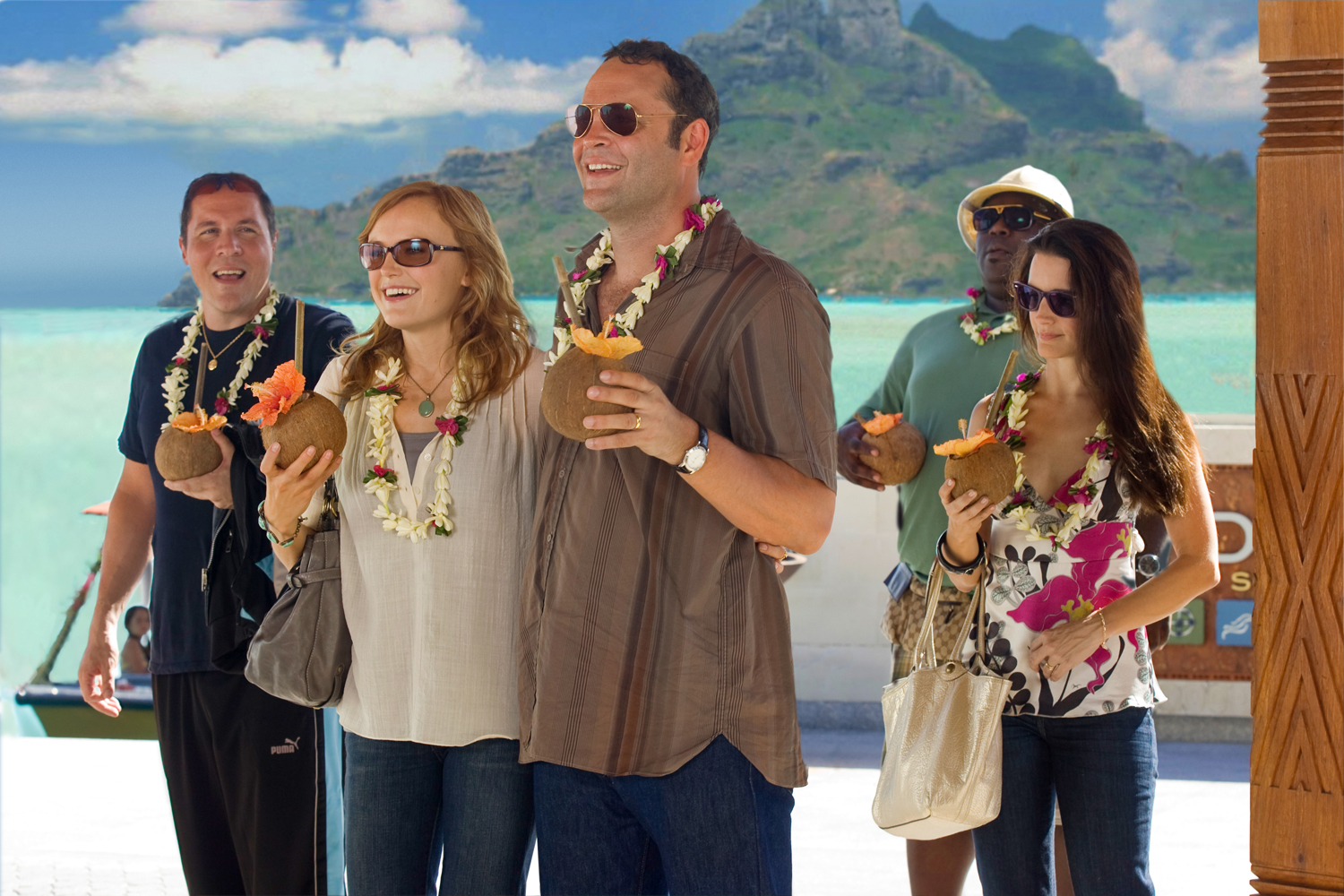 Still of Vince Vaughn, Kristin Davis, Malin Akerman, Jon Favreau and Faizon Love in Couples Retreat (2009)