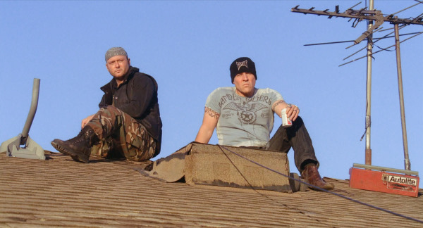 Still of Tim McGraw and Jon Favreau in Four Christmases (2008)