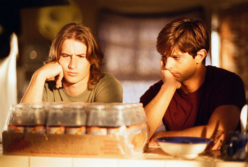 Still of Jason Behr and Brendan Fehr in Roswell (1999)