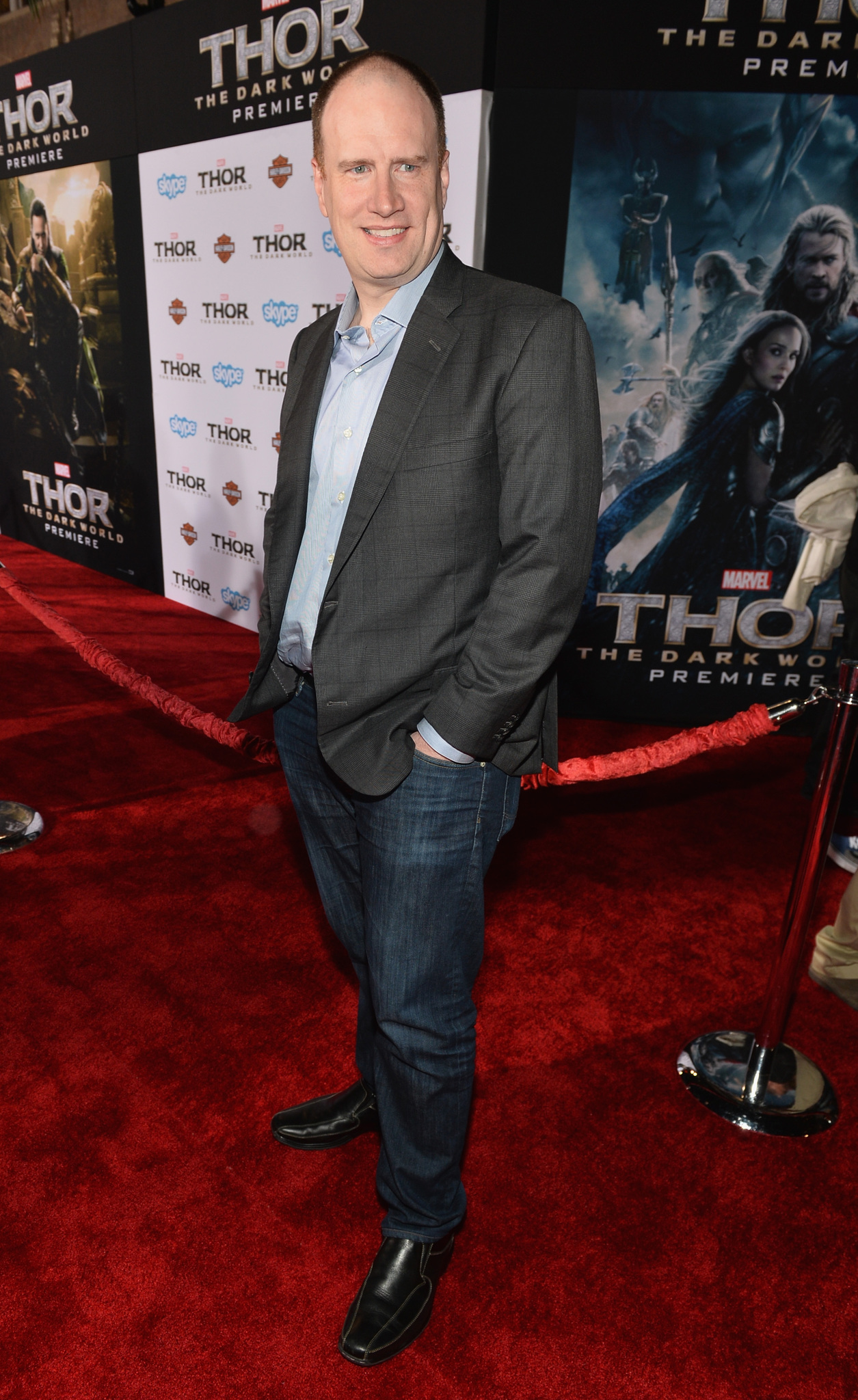 Kevin Feige at event of Toras: Tamsos pasaulis (2013)