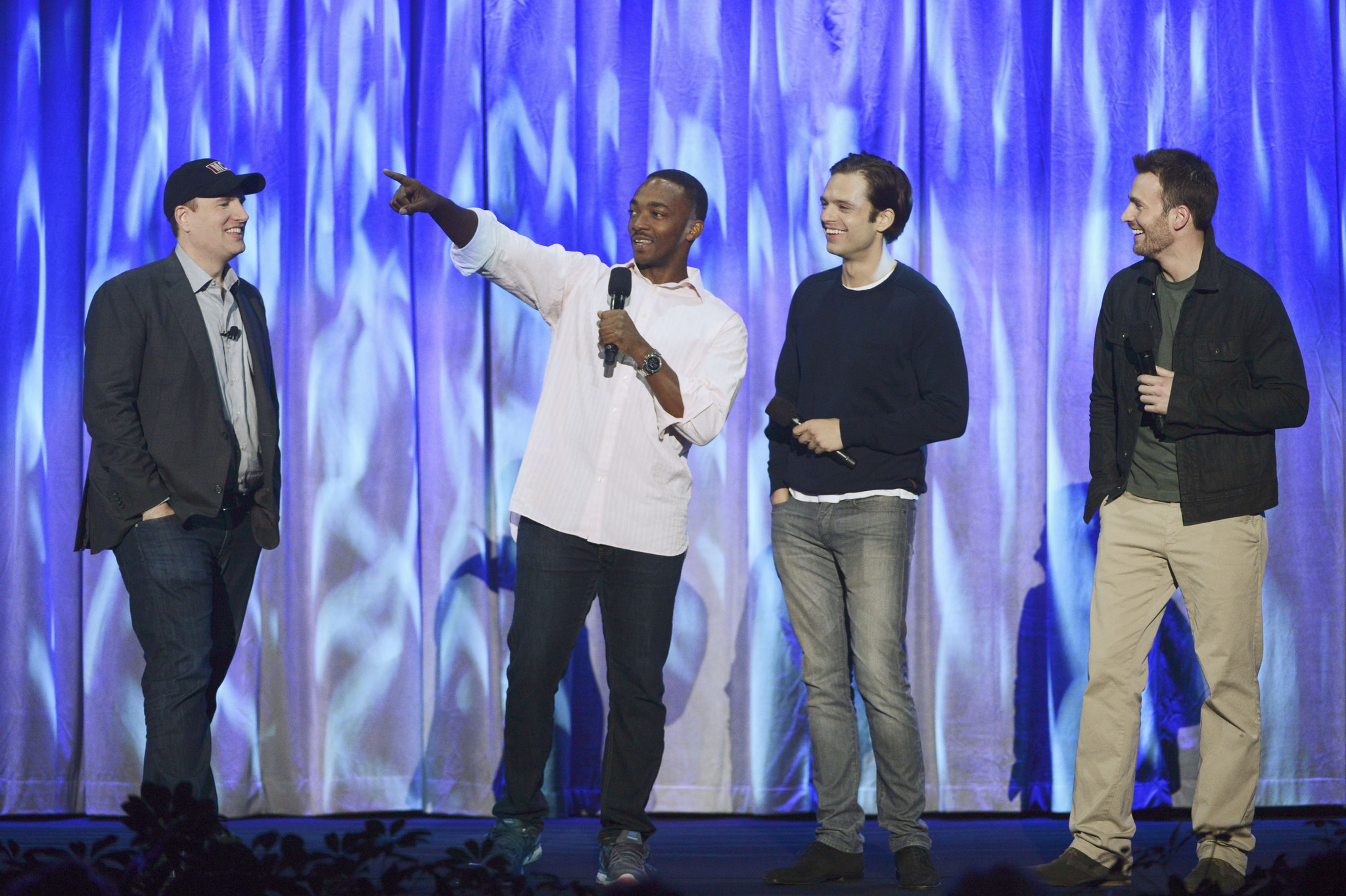 Chris Evans, Kevin Feige, Anthony Mackie and Sebastian Stan at event of Kapitonas Amerika: ziemos karys (2014)