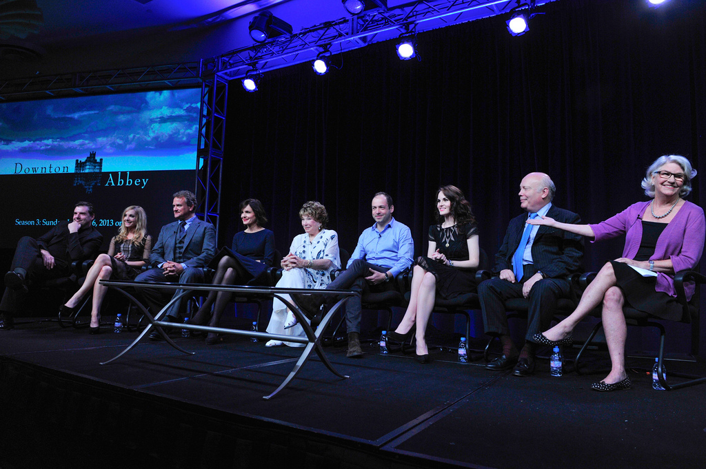 Shirley MacLaine, Elizabeth McGovern, Hugh Bonneville, Brendan Coyle, Julian Fellowes, Gareth Neame and Michelle Dockery at event of Downton Abbey (2010)