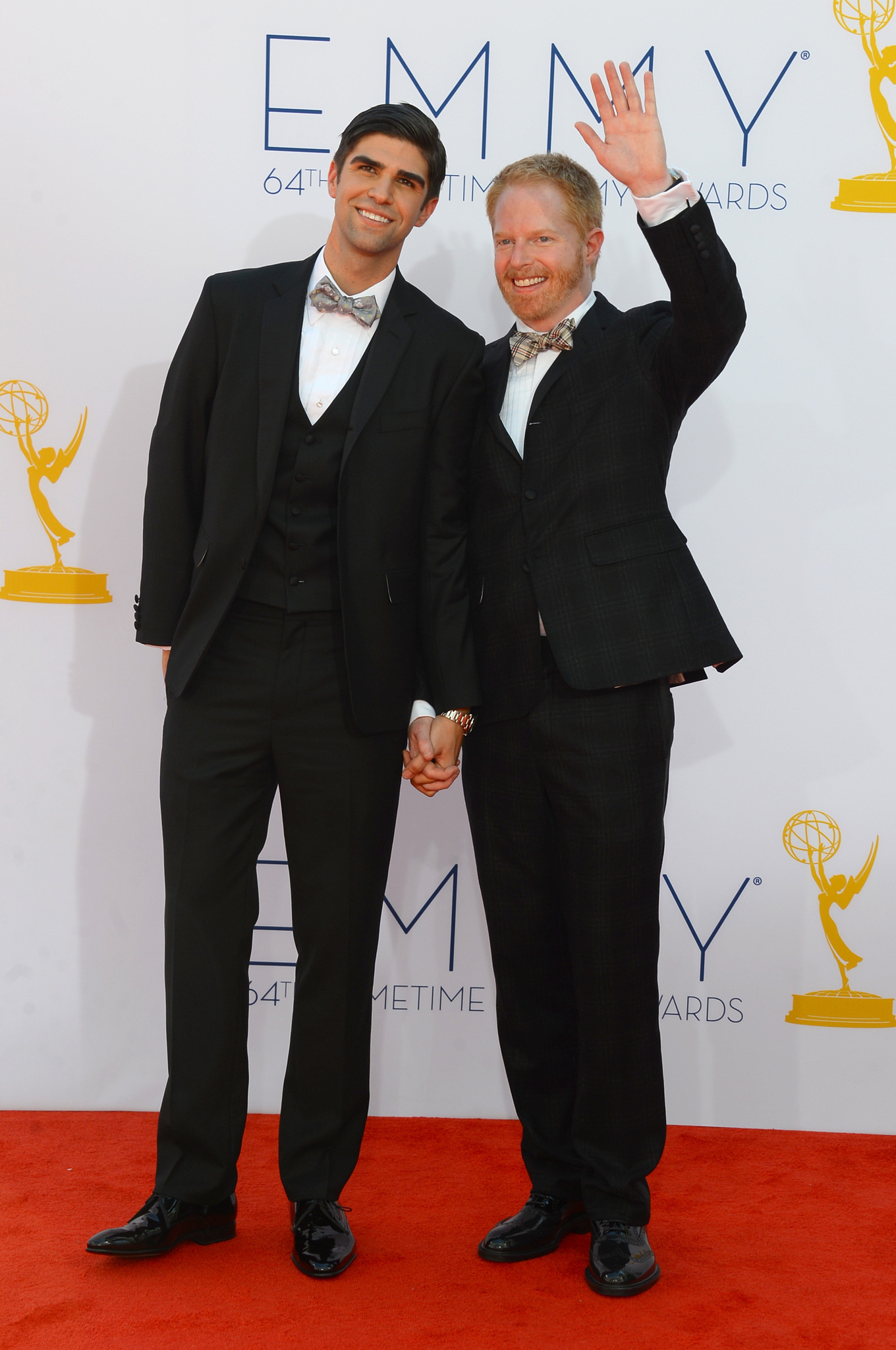 Jesse Tyler Ferguson and Justin Mikita at event of The 64th Primetime Emmy Awards (2012)