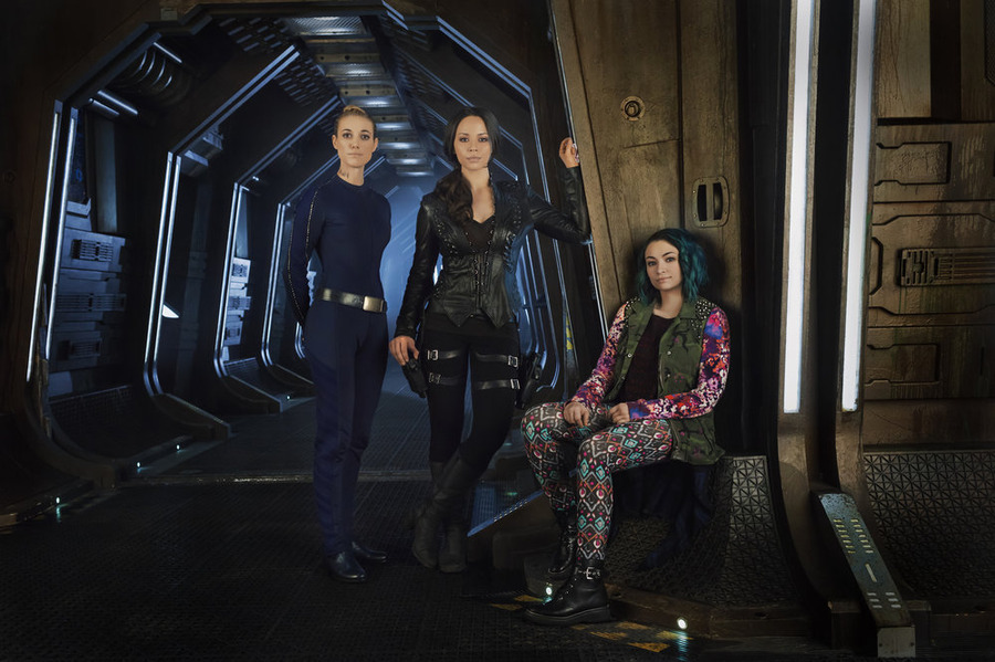 Still of Jodelle Ferland, Zoie Palmer and Melissa O'Neil in Dark Matter (2015)