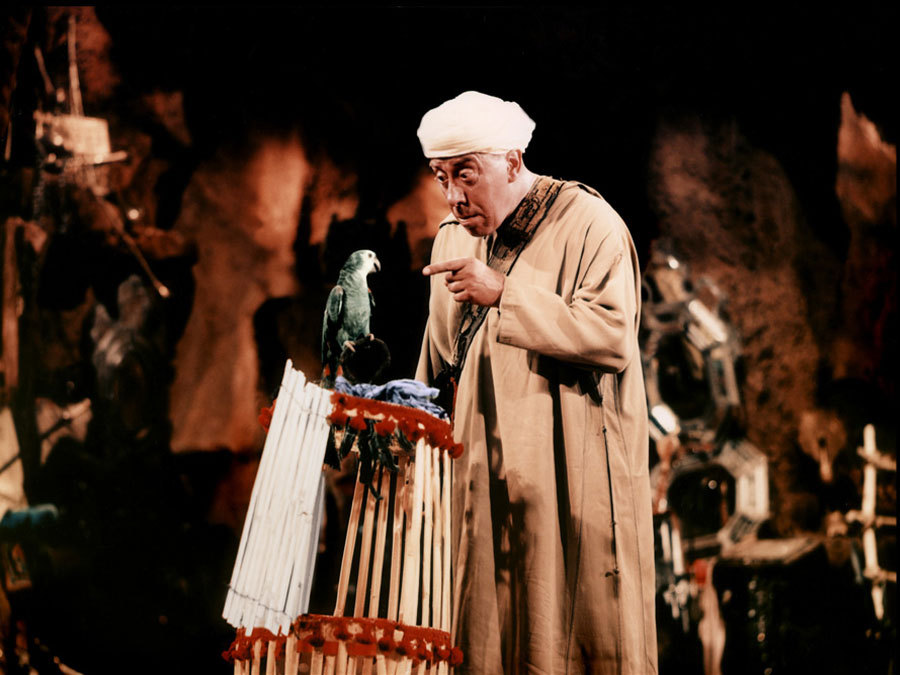Still of Fernandel in Ali Baba et les 40 voleurs (1954)