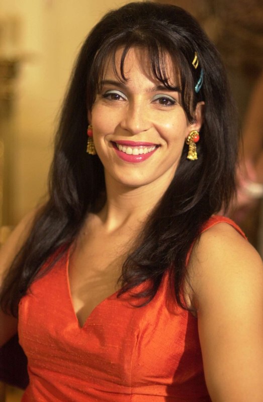 Claudia Ferri in Mambo Italiano