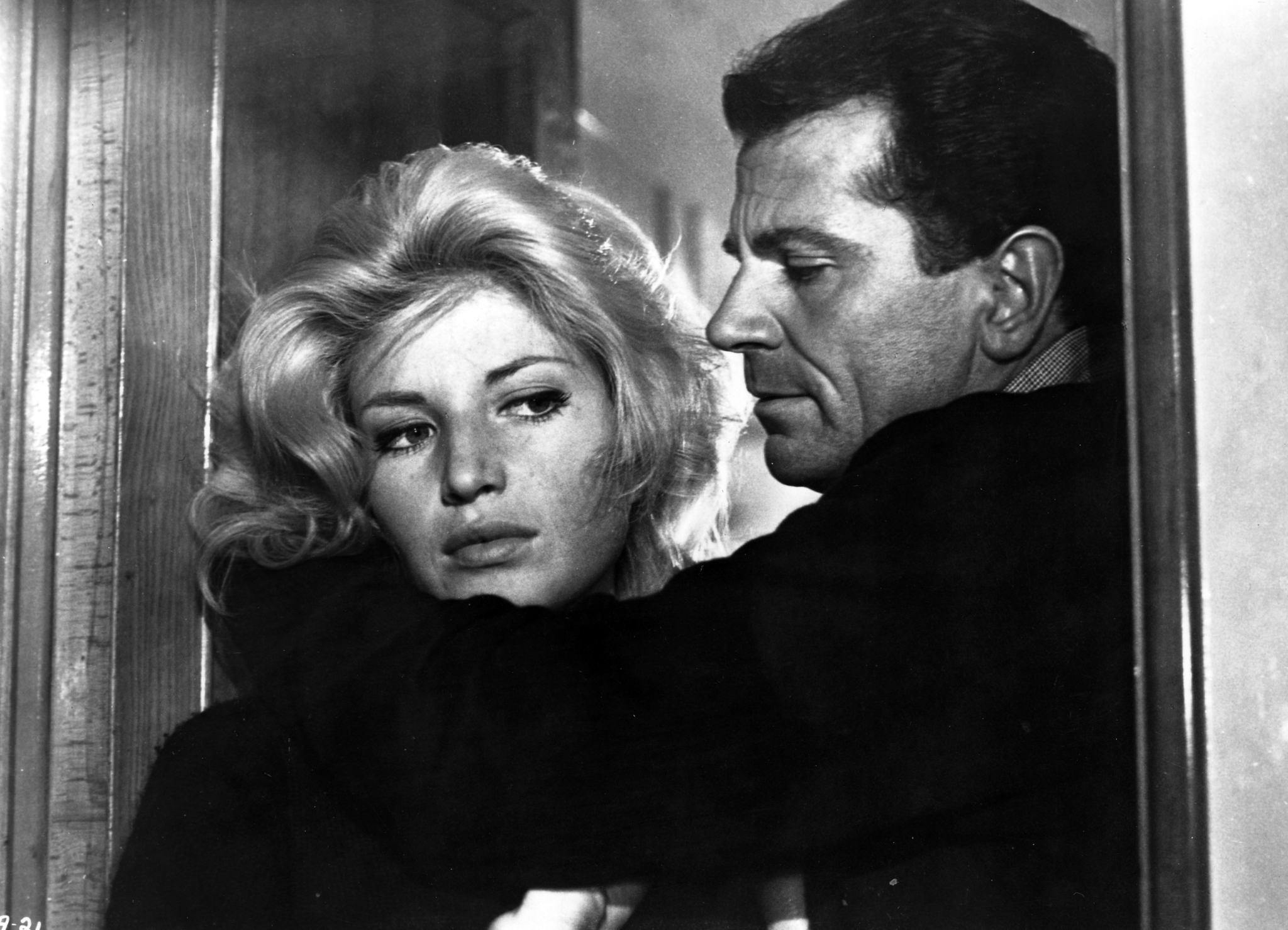 Still of Gabriele Ferzetti and Monica Vitti in L'Avventura (1960)