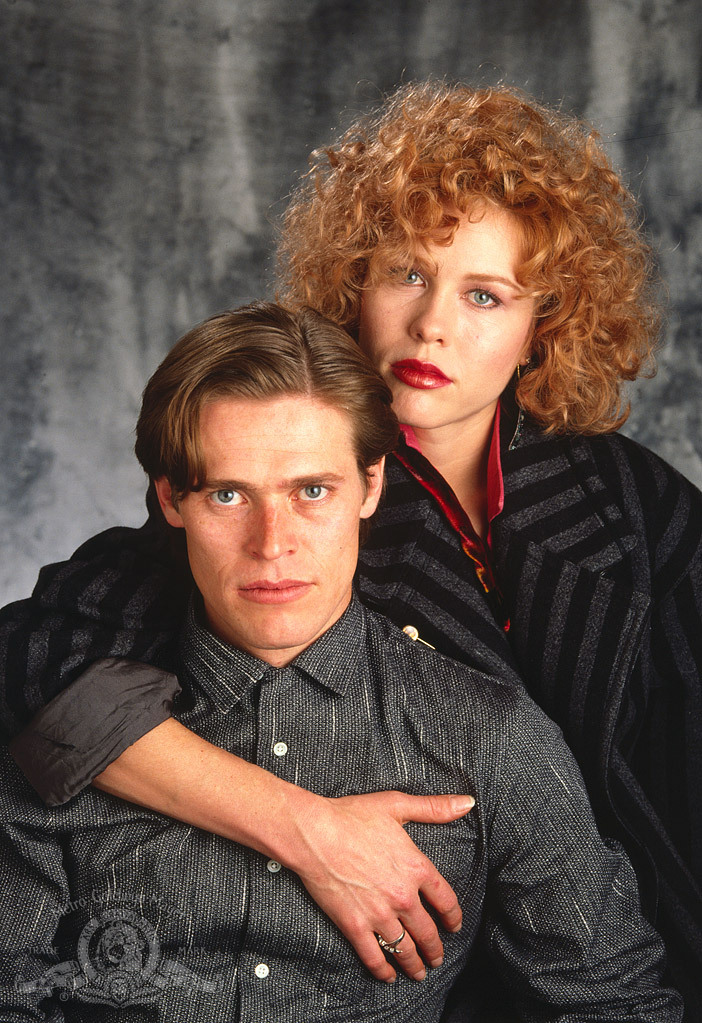 Still of Willem Dafoe and Debra Feuer in To Live and Die in L.A. (1985)