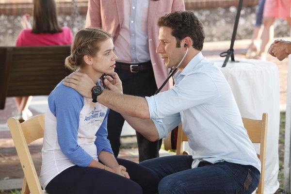 Still of Mark Feuerstein, Hank Lawson and Savannah Wise in Royal Pains (2009)