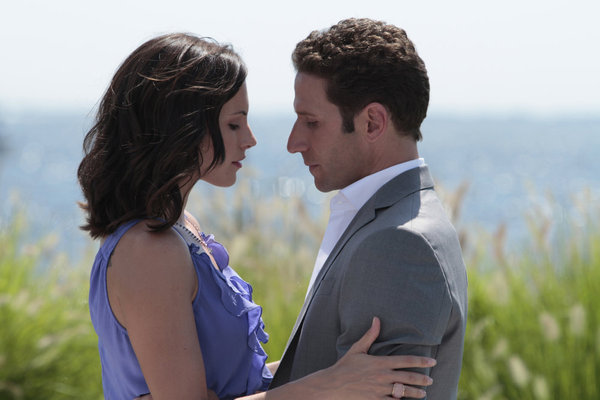 Still of Mark Feuerstein and Jill Flint in Royal Pains (2009)