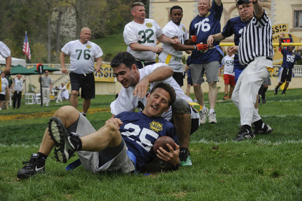 Still of Michael B. Silver and Mark Feuerstein in Royal Pains (2009)